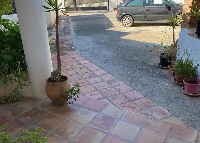 pequeño conjunto casas adosados