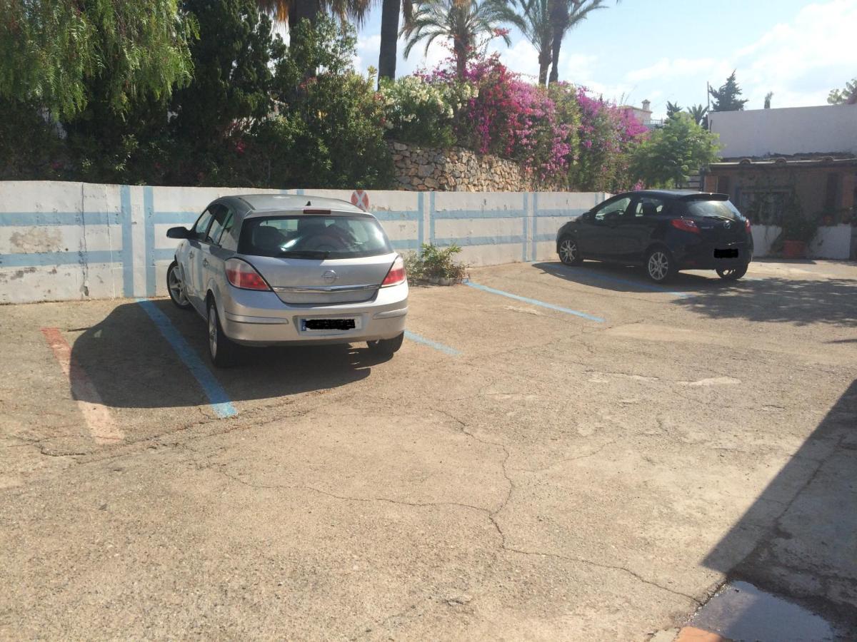 Pequeño Conjunto Casas Adosados La Caleta-Guardia